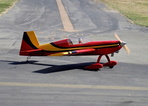 Радиоуправляемый самолет