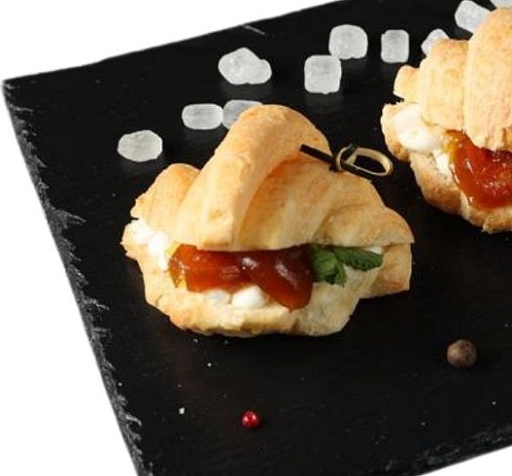 Круассан с инжиром и ягодной заправкой рис 3