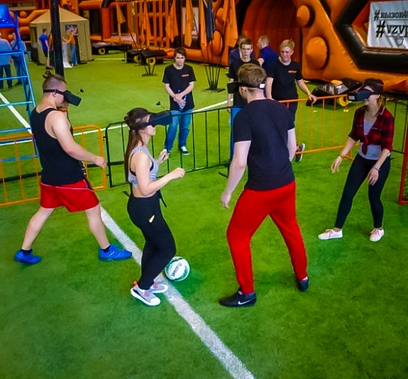 картинка Футбол в VR очках от компании Рент-Бери