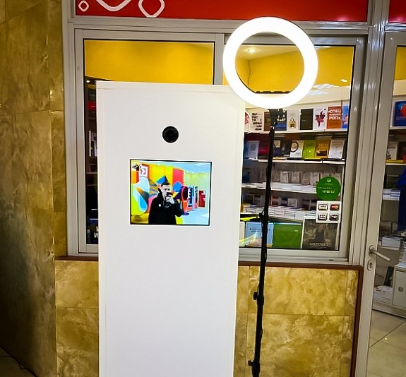 картинка Смарт фотостойка от компании Рент-Бери
