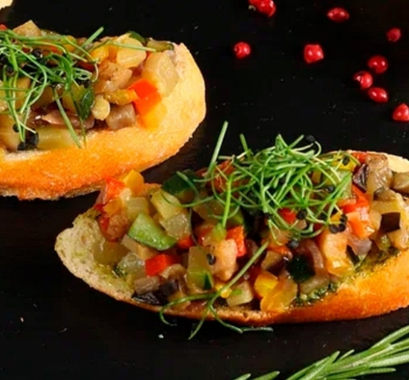 Брускетта с хумусом рис 1