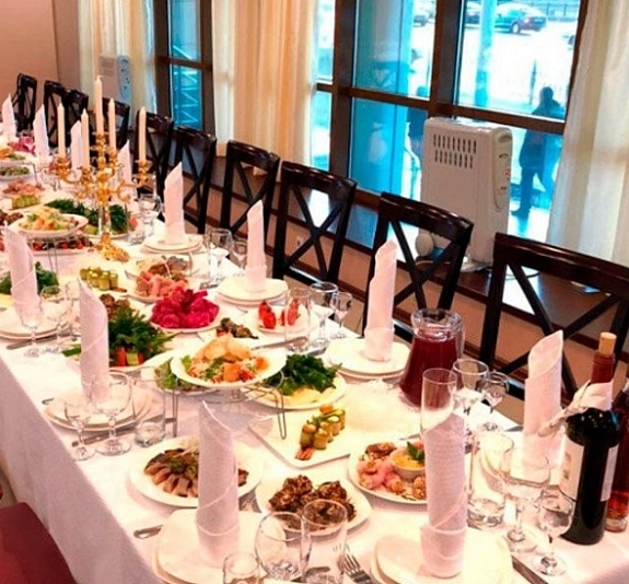 Скатерть прямоугольная белая рис 3