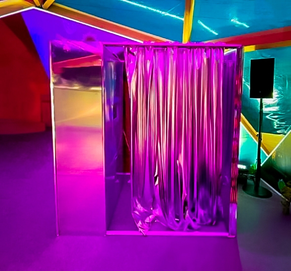 картинка Фотобудка зеркальная от компании Рент-Бери