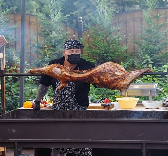 картинка Мангалы с вертелом от компании Рент-Бери