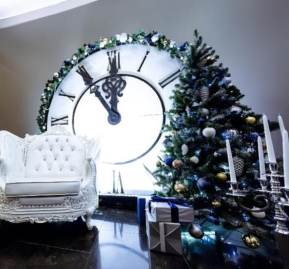 картинка Фотозона новогодняя с часами от компании Рент-Бери