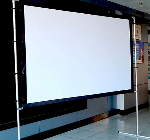 картинка Экран для проектора на раме 630 х 371 см от компании Рент-Бери