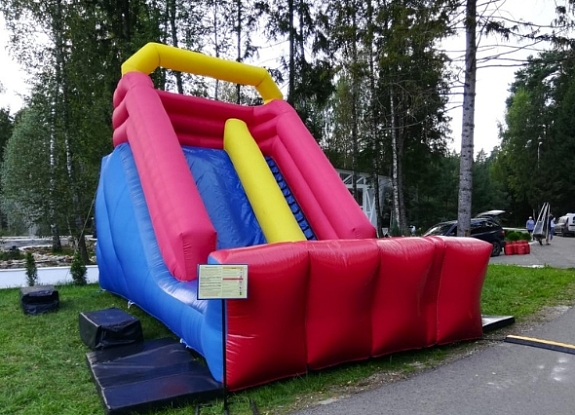 Надувная горка "Детская"