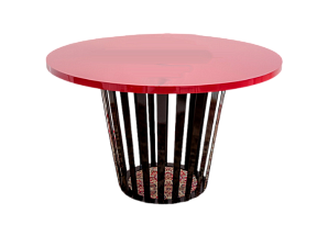 Стол со столешницей бордового цвета