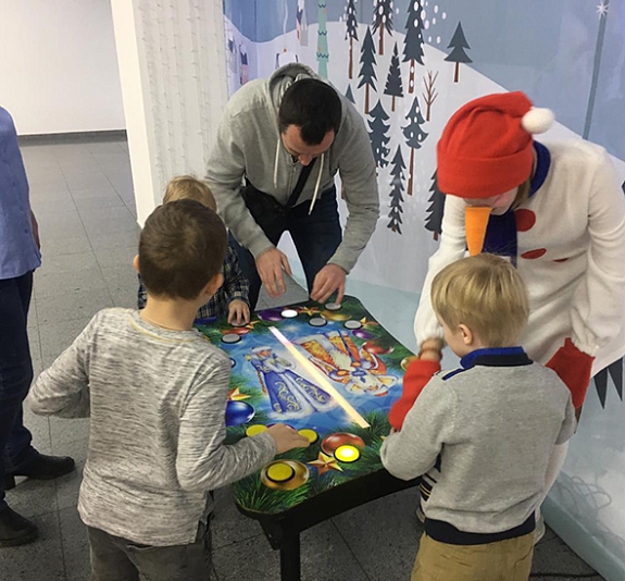 картинка Кнопочный бой новогодний от компании Рент-Бери