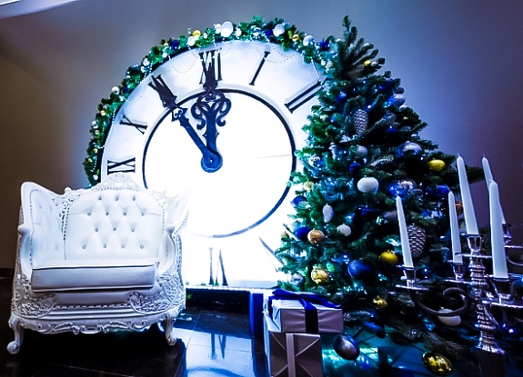 картинка Фотозона новогодняя с часами от компании Рент-Бери