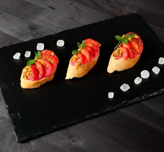 Брускетта с рикоттой и клубникой рис 4