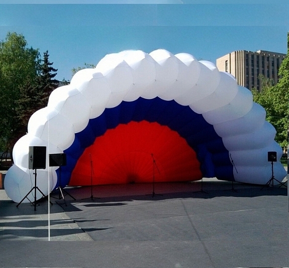 картинка Сцена ракушка надувная  "Триколор" 6х3 от компании Рент-Бери