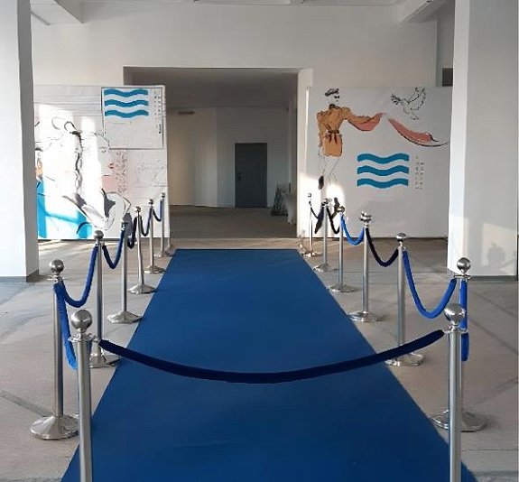 картинка Стойка с канатом серебристая от компании Рент-Бери