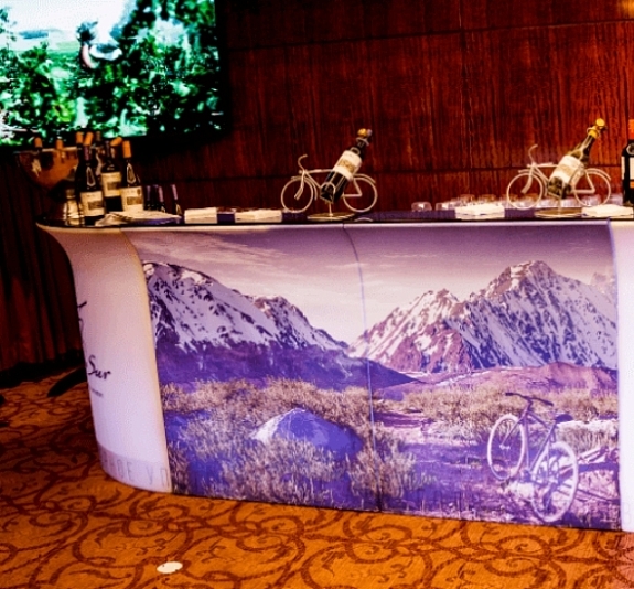 Брендированная барная стойка рис 5