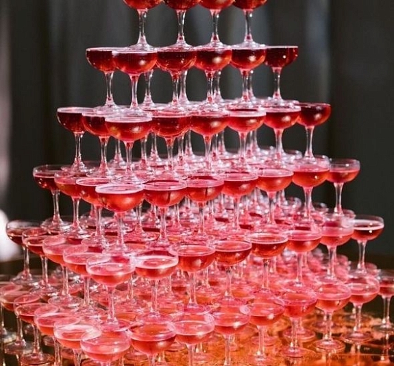 Пирамида из коктейлей 165 бокалов (9 ярусов)