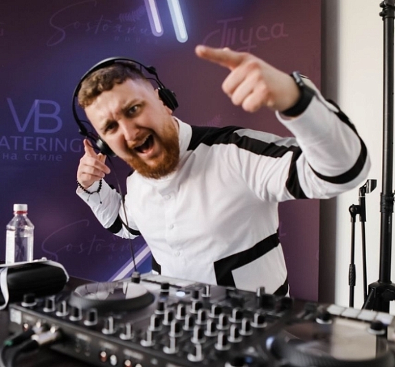 Диджей рис 1