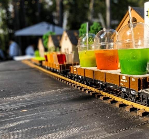 картинка Бар с железной дорогой от компании Рент-Бери