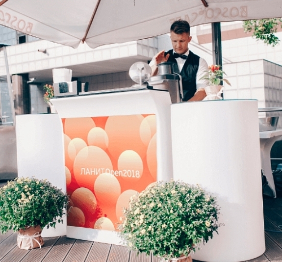 Барная стойка с коктейльными столами рис 1