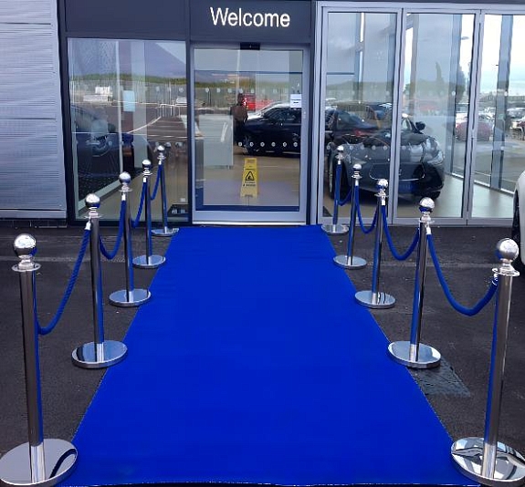 картинка Стойка с канатом серебристая от компании Рент-Бери