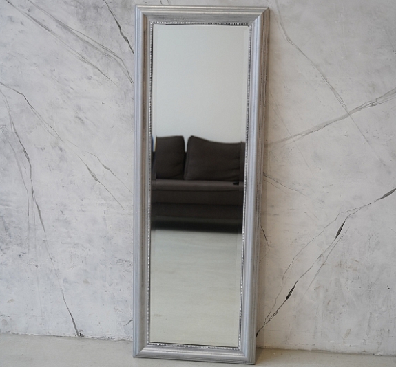 Напольное зеркало в серебристой раме рис 4