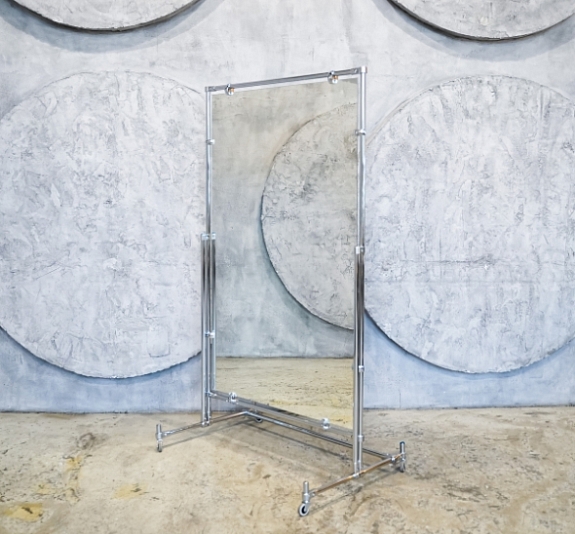 Зеркало напольное на колёсах рис 3