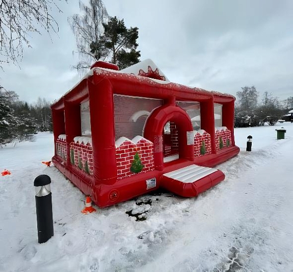 картинка Батут "Домик Санты" от компании Рент-Бери