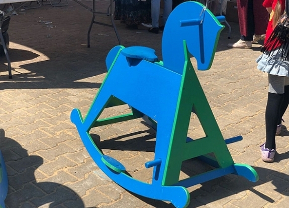 картинка Деревянная лошадка от компании Рент-Бери