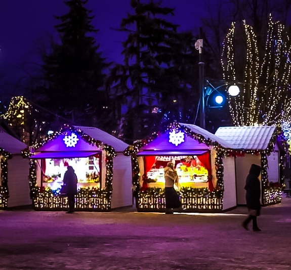 картинка Рождественский ярмарочный домик от компании Рент-Бери