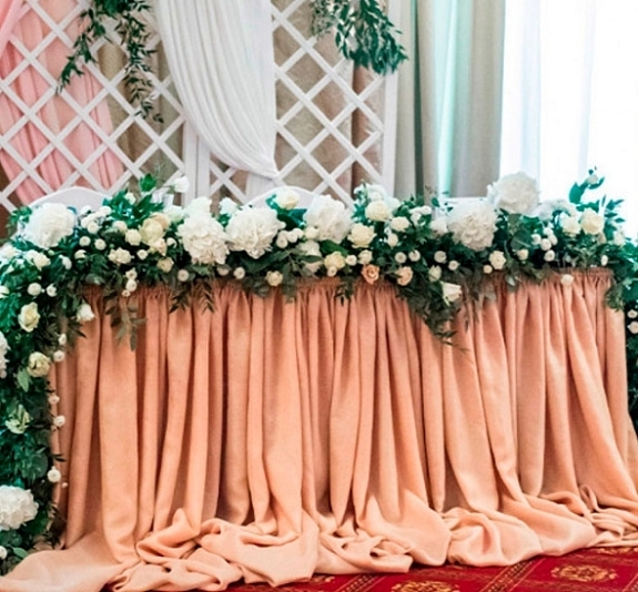 картинка Фуршетная юбка 5,6м бежевая от компании Рент-Бери