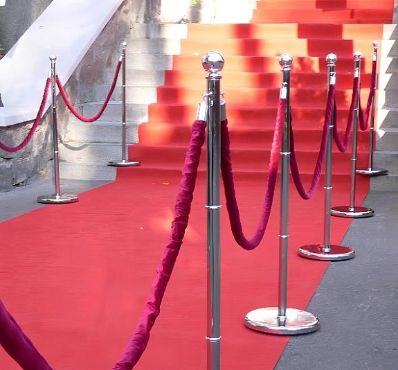 картинка Стойка с канатом серебристая от компании Рент-Бери