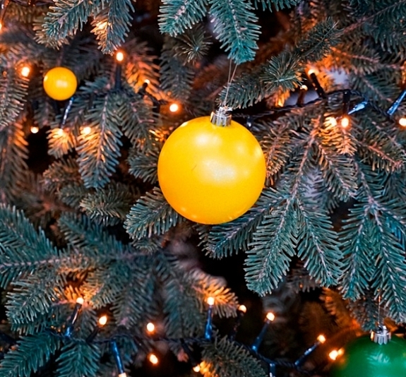 картинка Искусственная ель в стиле «Радуга» от компании Рент-Бери