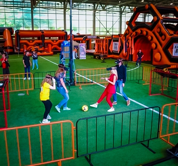 картинка Футбол в VR очках от компании Рент-Бери