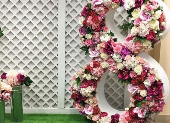 Фотозона 8 марта