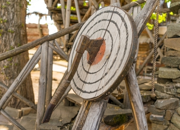 Метание топоров