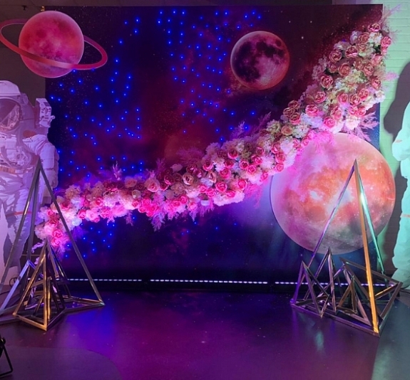 картинка Фотозона "Космическая" от компании Рент-Бери