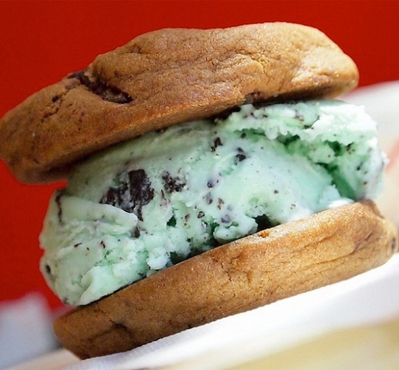 Бургер с мороженым рис 2