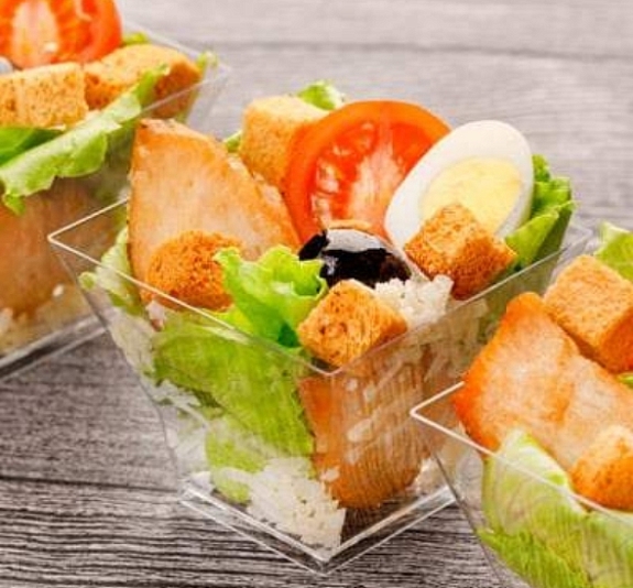 картинка Салат "Цезарь" с курицей от компании Рент-Бери