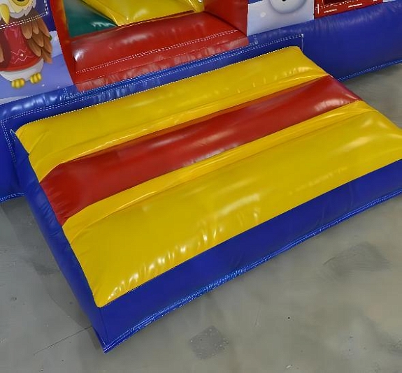 картинка Батут новогодний с сухим бассейном от компании Рент-Бери