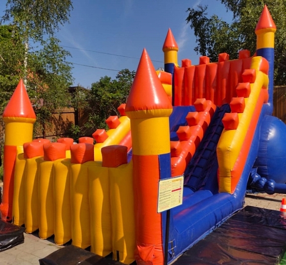 Надувная горка "Башня" рис 1