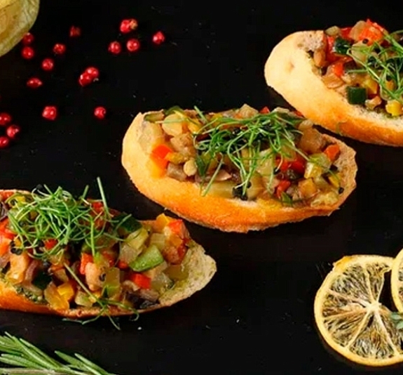 Брускетта с хумусом рис 4