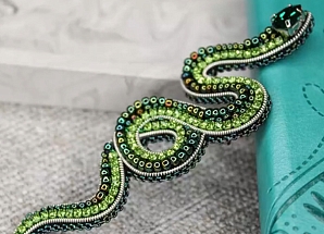 Мастер-класс «Броши в виде змеи»