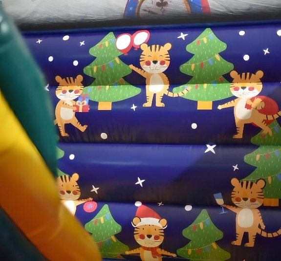 картинка Батут новогодний с сухим бассейном от компании Рент-Бери