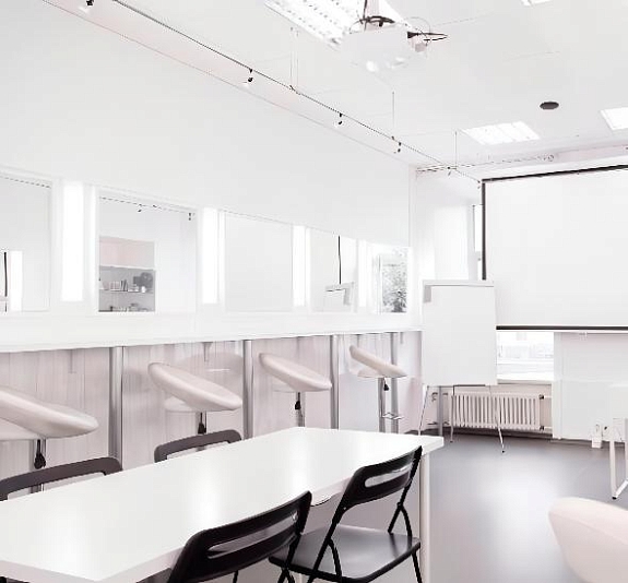 картинка Стул барный Mira белый от компании Рент-Бери