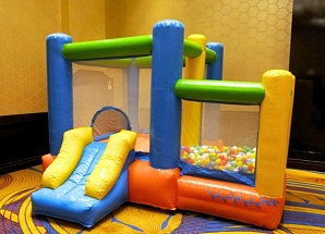 Горка с сухим бассейном "Две комнаты"