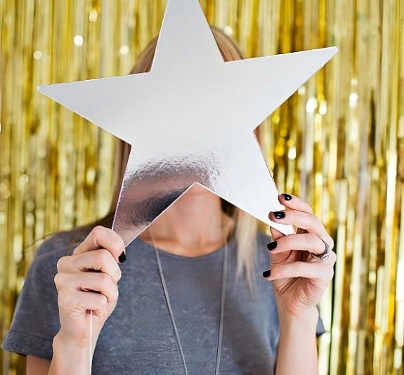 картинка Фотозона новогодняя "Дождик" от компании Рент-Бери