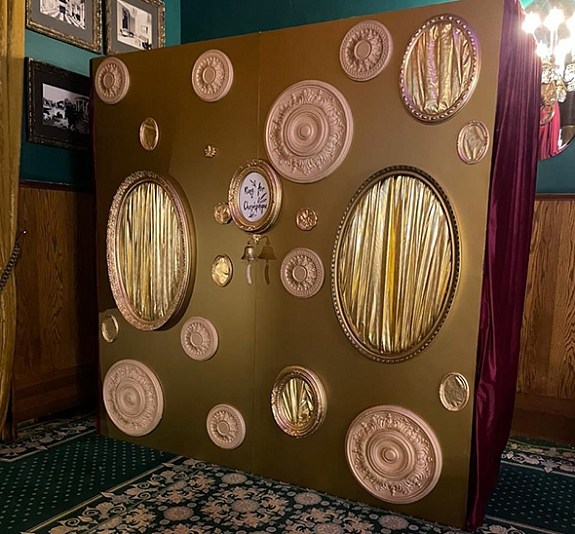 Фотозона "Руки с шампанским Барокко" рис 1