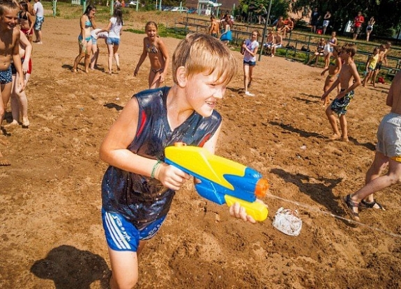 Водные пистолеты