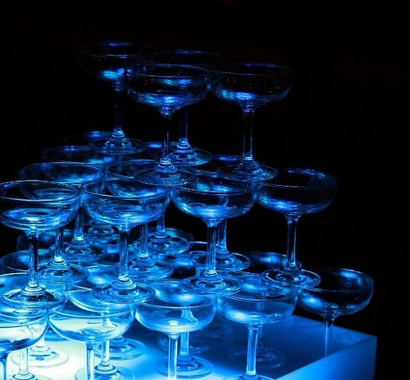 картинка Пирамида из коктейлей 84 бокала (7 ярусов) от компании Рент-Бери