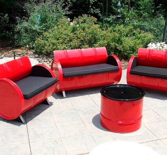 Стол журнальный из бочки красный рис 1