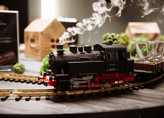 Кейтеринг подача Поезд